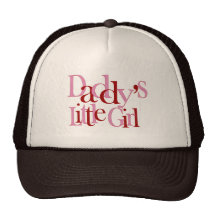 La niña del papá gorro de camionero