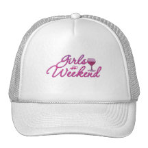 la noche del fin de semana de los chicas hacia fue gorros  
