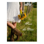 La novia, las botas y el boda del girasol ahorran  postal