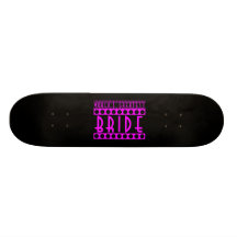 La novia más grande de las novias del mundo elegan tabla de skate