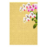 La orquídea blanca rosada del Phalaenopsis florece Papeleria