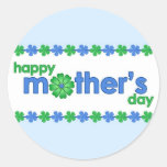 La primavera azul del día de madre florece al pega