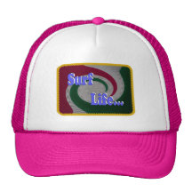 La resaca agita el gorra bordado persona que pract