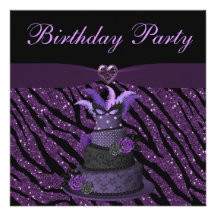 La torta púrpura de la diva y imprimió cumpleaños  comunicados personales 