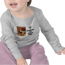 La vida es incierta.  Coma el postre primer. (Humo Camisetas
