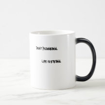 La vida paranormal            del punto es eterna taza