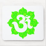La yoga OM en Lotus se pone verde Tapete De Ratones
