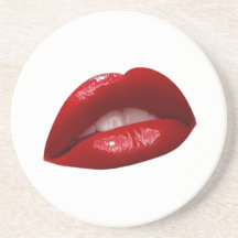 Labios rojos deliciosos del lápiz labial de la muj posavasos cerveza