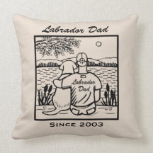 Labrador y papá almohadas