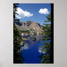 Lago crater y la nave fantasma poster