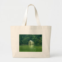 lago verde con la casa barco bolsa