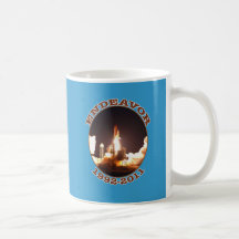 Lanzamiento final del esfuerzo del transbordador e tazas de café