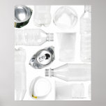 Las botellas, las tazas y las latas plásticas del  posters