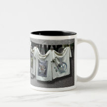 ¡Las camisetas son verdad! Tazas
