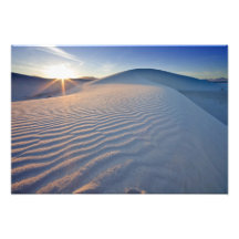 Las dunas de arena en el blanco enarenan el monume fotografias