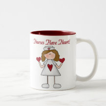Las enfermeras tienen taza del corazón