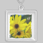 Las flores soleadas personalizaron el collar collares