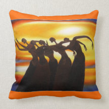 Las mujeres unen la almohada de tiro africana del 