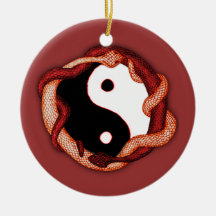 Las serpientes se doblan (el rojo) ornamento para reyes magos