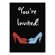 Le invitan una invitación del zapato