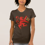 León desenfrenado con los T-S de la cruz céltica…  Camisetas
