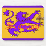 León desenfrenado púrpura Escocia Mousepad