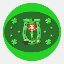 Leprechaun del chica del Redhead del día del St Pa Pegatina Redonda