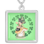 Leprechaun en una seta colgantes