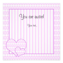 Lila y corazones lindos blancos invitaciones personales 
