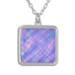 Líneas púrpuras rosadas collar del verde azul