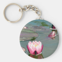 Lirio de agua rosado llavero