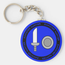 Llavero del emblema de la espada y del escudo