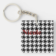Llavero en Houndstooth con Nicole en él