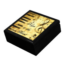 Llaves a la caja de regalo de la joyería del recue