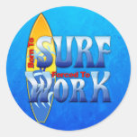 Llevado practicar surf forzado para trabajar pegatinas redondas