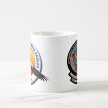Logotipos de VP-1 y de IBNFE en blanco llano taza 
