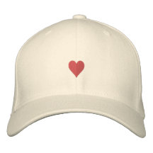 Los corazones bordaron el gorra gorras bordadas