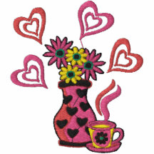 Los corazones y las flores bordaron la camisa