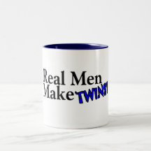Los hombres reales hacen a gemelos (b) tazas