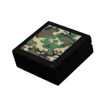 Los militares camuflan la caja de regalo