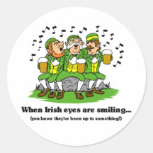 Los ojos irlandeses están sonriendo etiquetas  