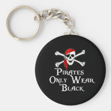 Los piratas llevan solamente negro llaveros
