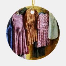 Los vestidos recolectados de la niña adornos de navidad