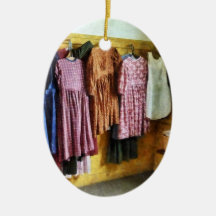 Los vestidos recolectados de la niña ornamentos de reyes