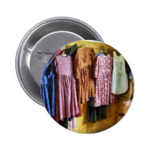 Los vestidos recolectados de la niña pin