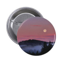 Luna Llena en la foto de la salida del sol Pin