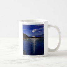 Luna sobre Tritón Taza