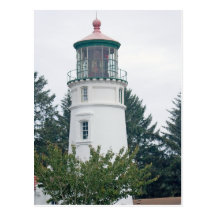 Luz del río de Umpqua con la postal del árbol