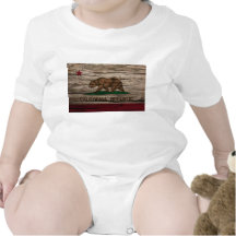 Madera rústica de la bandera de California Camisetas