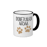 Mamá grande del Doberman de las patas Tazas De Café